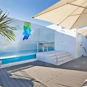 White Hotell